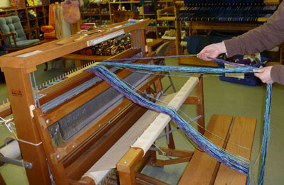 Aligning the warp threads