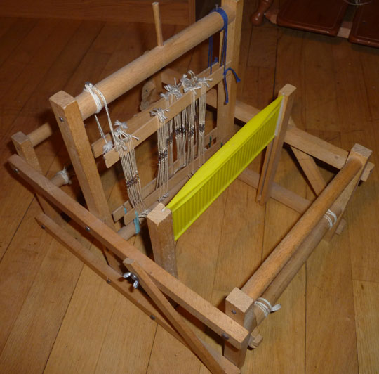 A simple table loom