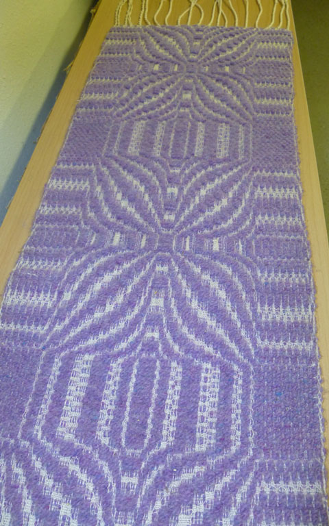 An overshot table runner