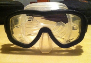 photo of scuba mask